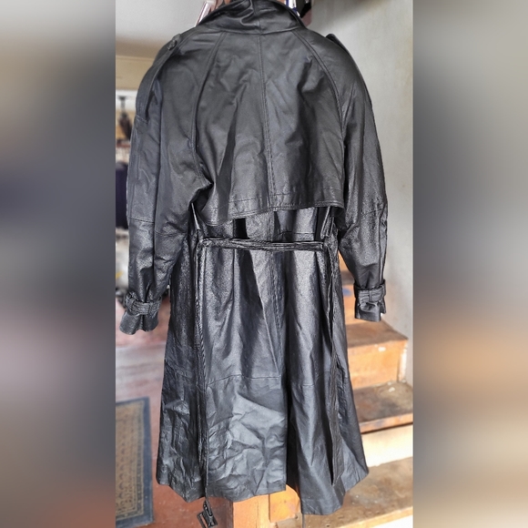 Leather trench coat - Picture 3 of 5